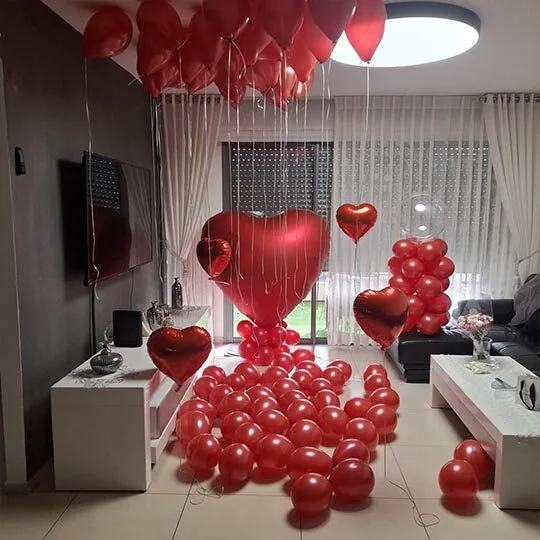 אהבה בשמיים עיצוב עם בלון ענק גודל 65 אינץ עיצוב חדר בלונים רומנטי אצלכם בבית – אהבה באוויר!
