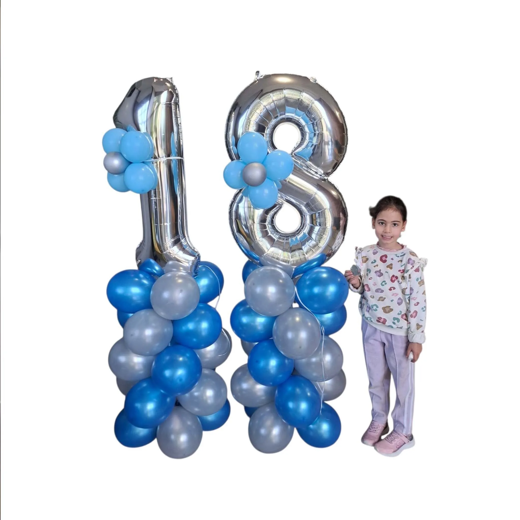 עיצוב בלונים יוקרתי לגיל 18 – זוג עמודים עם ספרות כסף